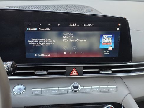 Used 2025 Hyundai Elantra SEL FWD image 18