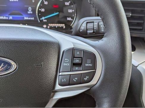 Used 2024 Ford Explorer XLT image 13