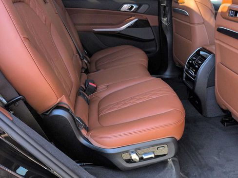 Used 2027 BMW X7 xDrive40i w/ Executive Package AWD/4WD image 22