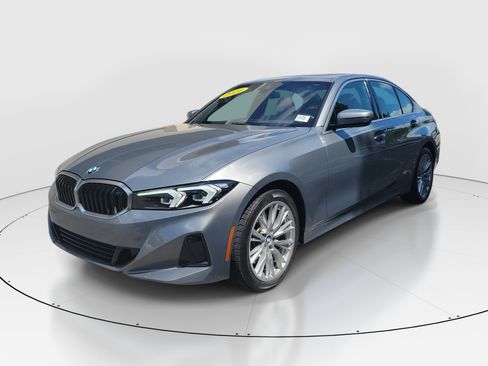 Used 2024 BMW 330i Sedan w/ Convenience Package RWD image 3