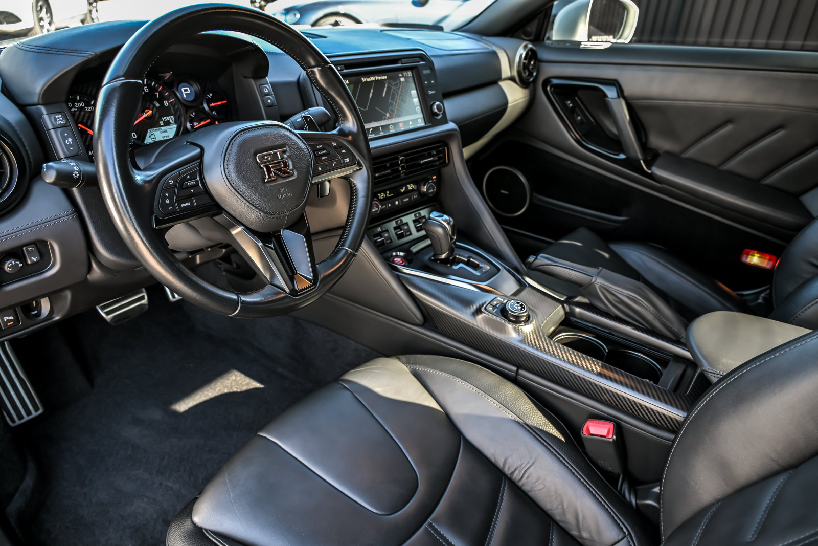Used 2024 Nissan GT-R Premium w/ Premium Interior Package AWD/4WD image 23