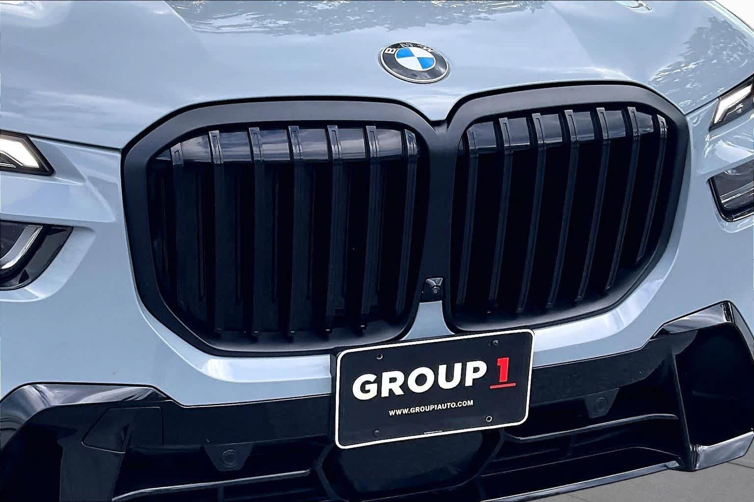 Used 2025 BMW X7 xDrive40i w/ M Sport Package AWD/4WD image 32