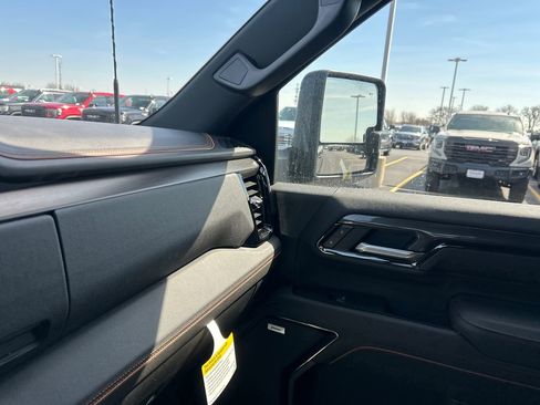 New 2026 GMC Sierra 2500 AT4 w/ AT4 Premium Plus Package AWD/4WD image 28