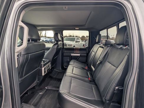 Used 2019 Ford F150 Lariat image 13