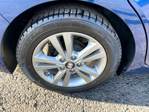 Used 2017 Hyundai Elantra Value Edition w/ Cargo Package image 14