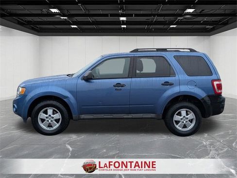 Used 2010 Ford Escape XLT image 2