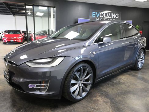 Used 2018 Tesla Model X 100D image 5
