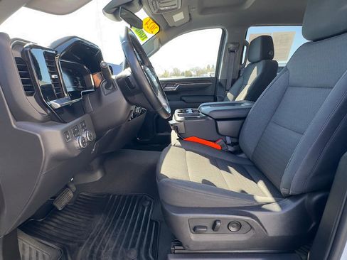 Used 2024 GMC Sierra 1500 SLE image 12