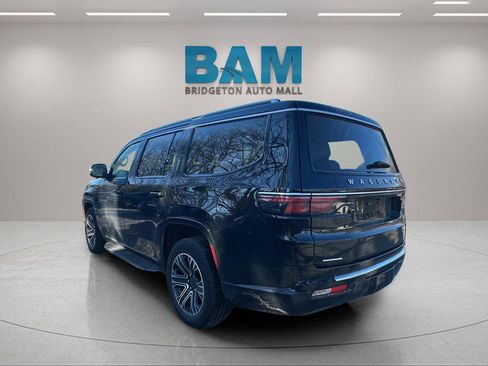 Used 2023 Jeep Wagoneer Series II image 5