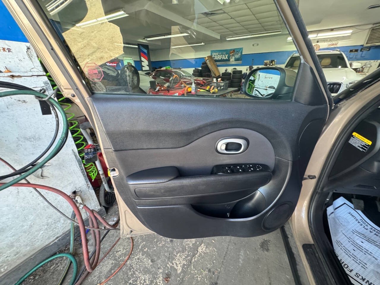 Used 2014 Kia Soul FWD image 6