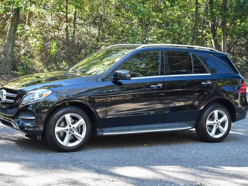 Used 2018 Mercedes-Benz GLE 350 w/ Premium 1 Package image 2
