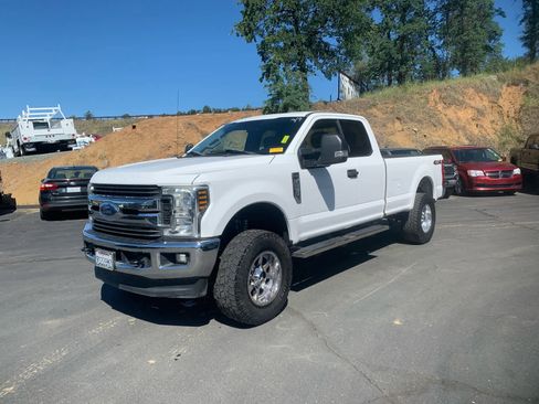 Used 2018 Ford F250 XLT w/ XLT Value Package image 1