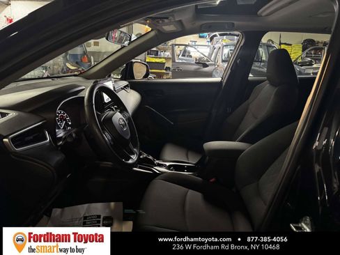 Used 2023 Toyota Corolla Cross LE w/ Moonroof Package AWD/4WD image 17