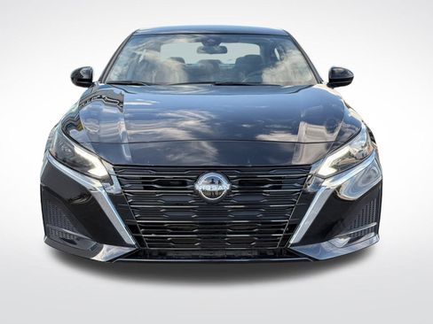 Used 2023 Nissan Altima 2.5 S image 2