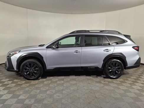 Used 2023 Subaru Outback Onyx Edition image 2