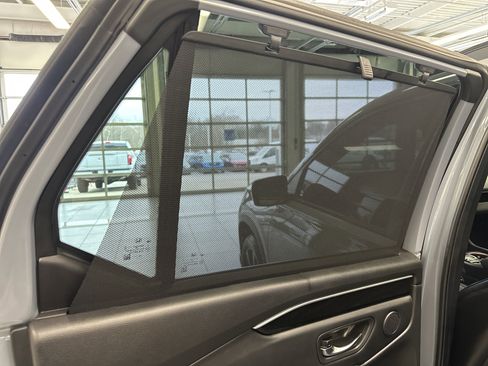 Used 2025 Honda Pilot Black Edition image 29