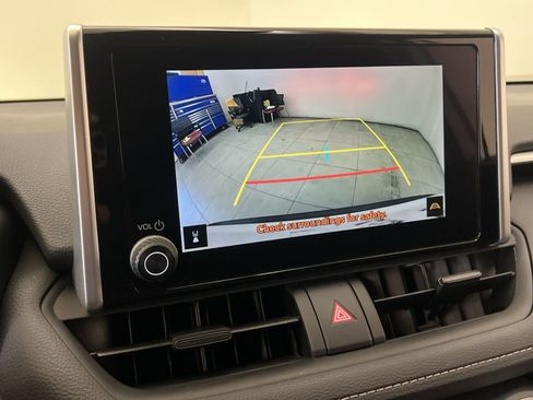 Used 2024 Toyota RAV4 XLE FWD image 18