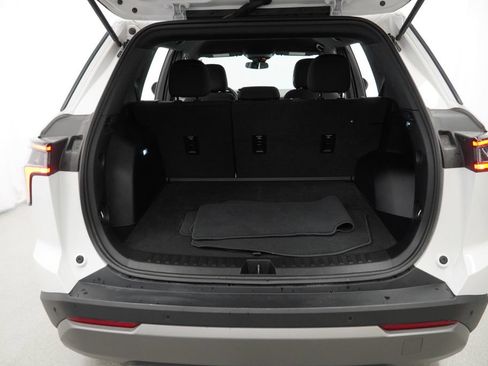 Certified 2025 Chevrolet Equinox LT FWD image 26