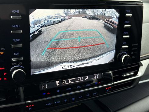 Used 2024 Toyota Sienna XLE Woodland Edition image 6