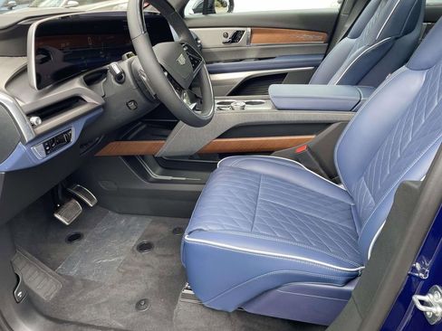 New 2026 Cadillac Vistiq Premium Luxury image 21