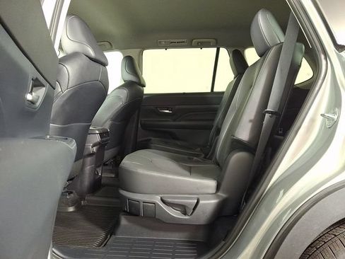 Used 2024 Toyota Grand Highlander AWD image 13