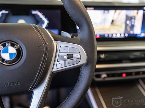 Used 2025 BMW X7 xDrive40i w/ Premium Package image 30