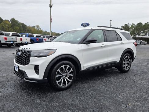New 2026 Ford Explorer ST-Line w/ Premium Package image 3