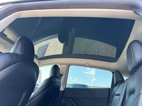 Used 2022 Tesla Model Y Performance image 7