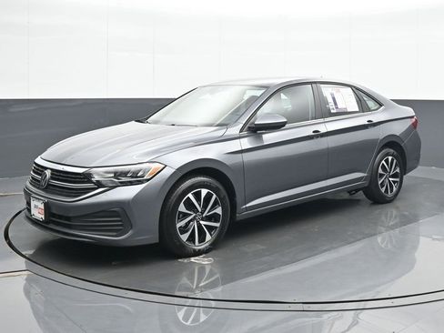 Used 2024 Volkswagen Jetta S image 2