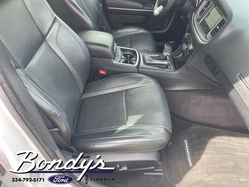 Used 2017 Dodge Charger R/T w/ Plus Group image 18