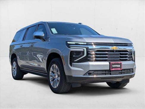 New 2025 Chevrolet Suburban Premier image 3