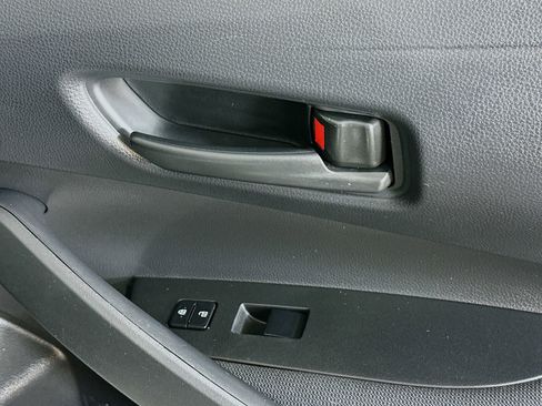 Used 2025 Toyota Corolla LE FWD image 28