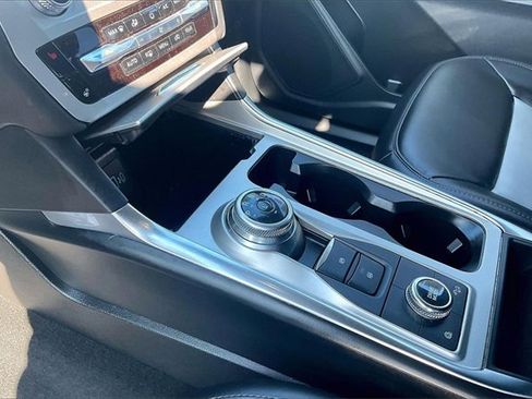 Certified 2022 Ford Explorer XLT w/ Equipment Group 202A image 15