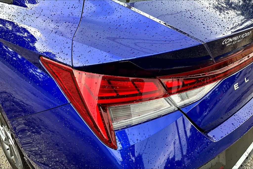 Used 2024 Hyundai Elantra Blue FWD image 25