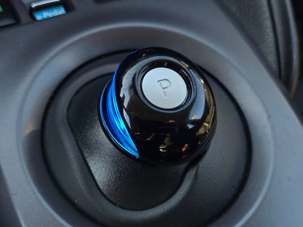 Used 2025 Nissan Leaf S FWD image 29
