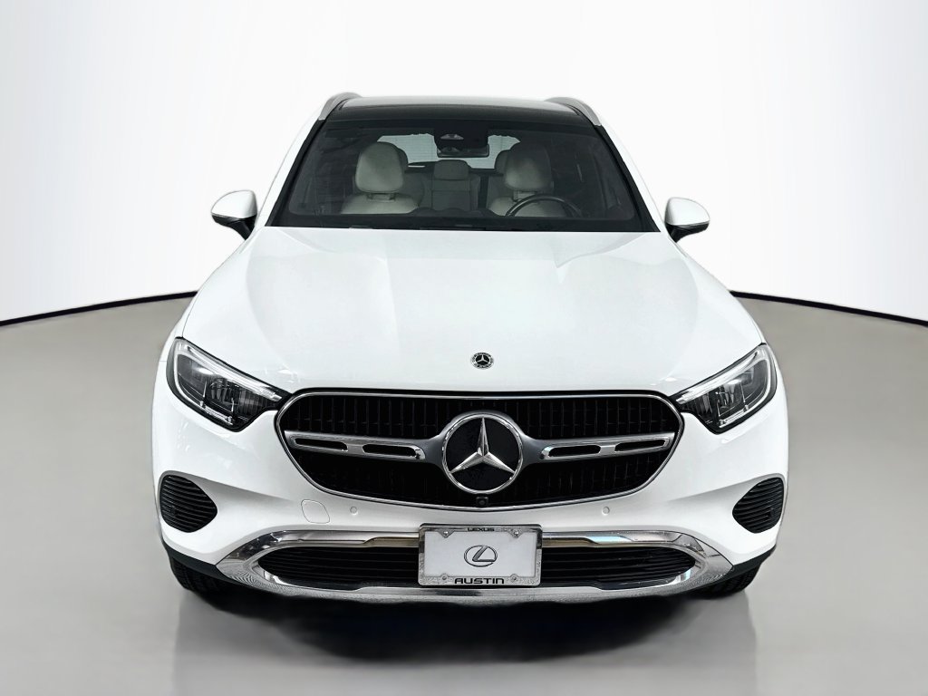 Used 2023 Mercedes-Benz GLC 300 4MATIC image 2