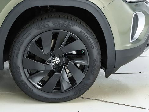 New 2026 Volkswagen Atlas SE FWD image 14