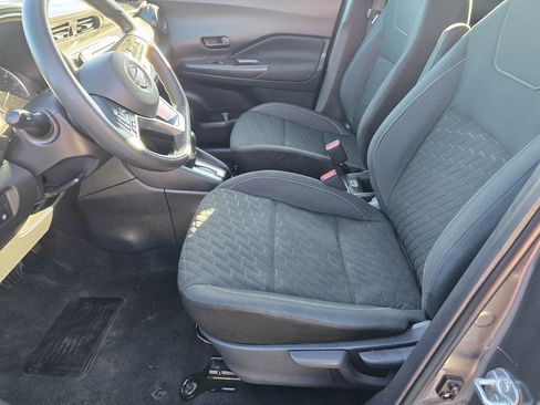 Used 2021 Nissan Kicks S image 11