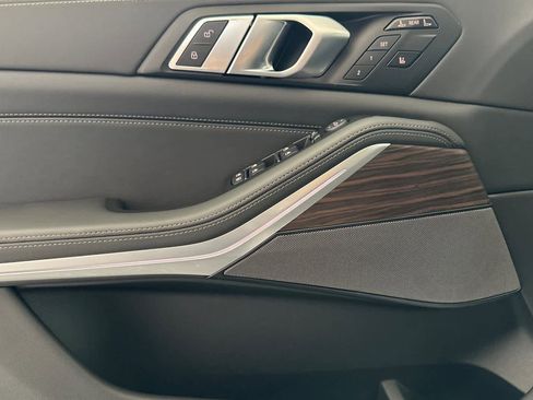 Used 2026 BMW X7 xDrive40i w/ M Sport Package image 12