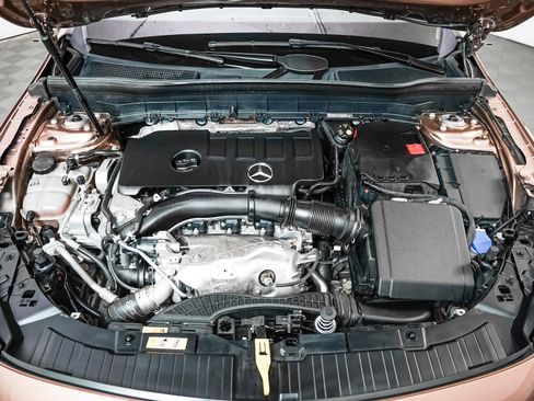 Certified 2023 Mercedes-Benz GLB 250 w/ Premium Package image 4