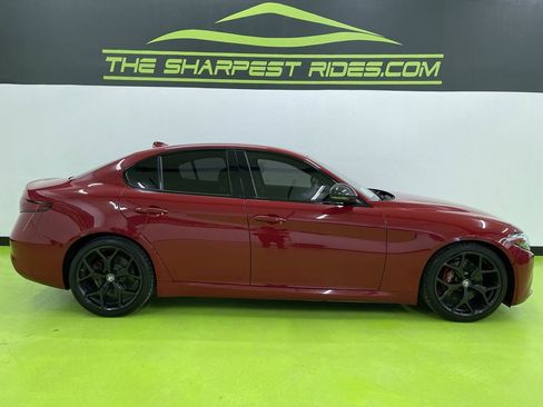 Used 2020 Alfa Romeo Giulia w/ Nero Edizione image 11