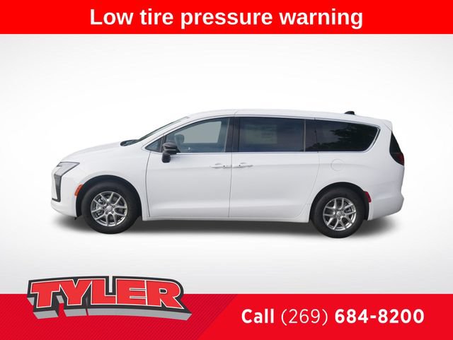 New 2027 Chrysler Pacifica Select FWD image 4
