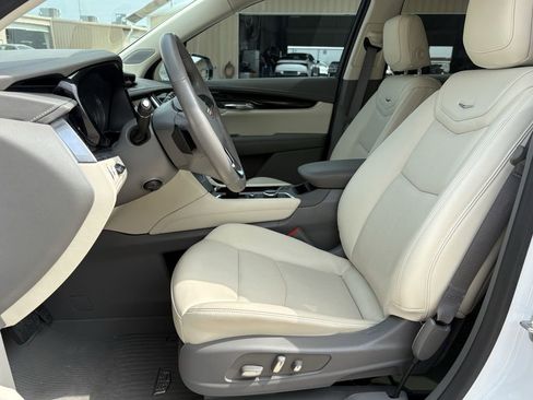 Used 2024 Cadillac XT6 Premium Luxury w/ Technology Package FWD image 12