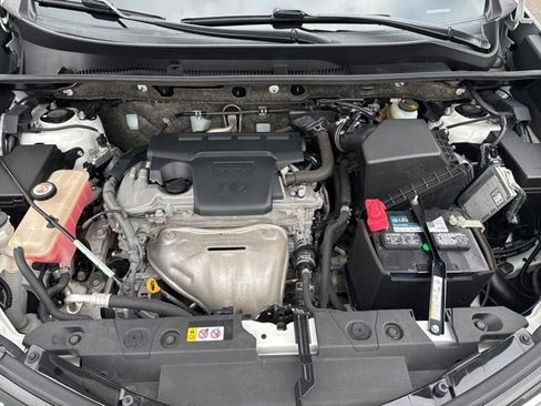 Used 2018 Toyota RAV4 XLE image 2