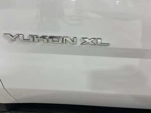 Used 2020 GMC Yukon XL SLT w/ Open Road Package AWD/4WD image 7