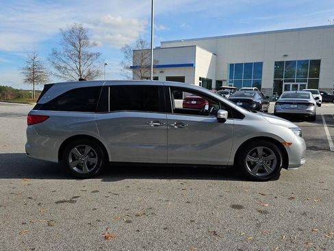 Used 2024 Honda Odyssey EX image 11