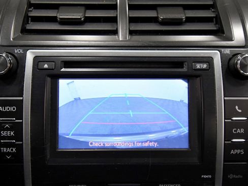 Used 2014 Toyota Camry SE w/ Leather Package image 25