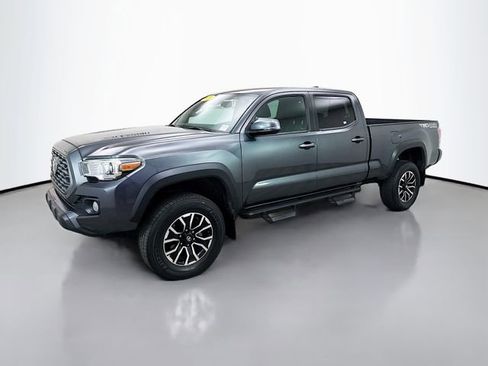 Used 2020 Toyota Tacoma TRD Off-Road image 3