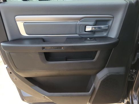 Used 2022 RAM 1500 Classic SLT AWD/4WD image 11