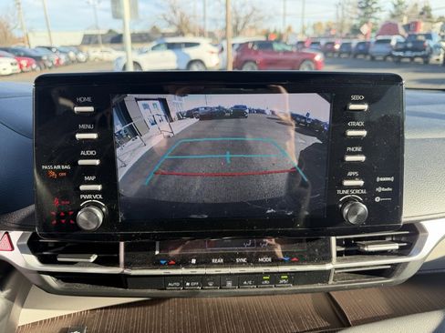 Used 2021 Toyota Sienna LE image 22